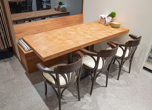 スペース 店内テーブル席